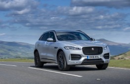 Jaguar F-Pace, front action 2